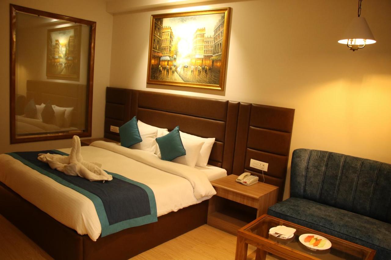 The Grand Arc Hotel & Convention Centre Shahjahanpur Buitenkant foto