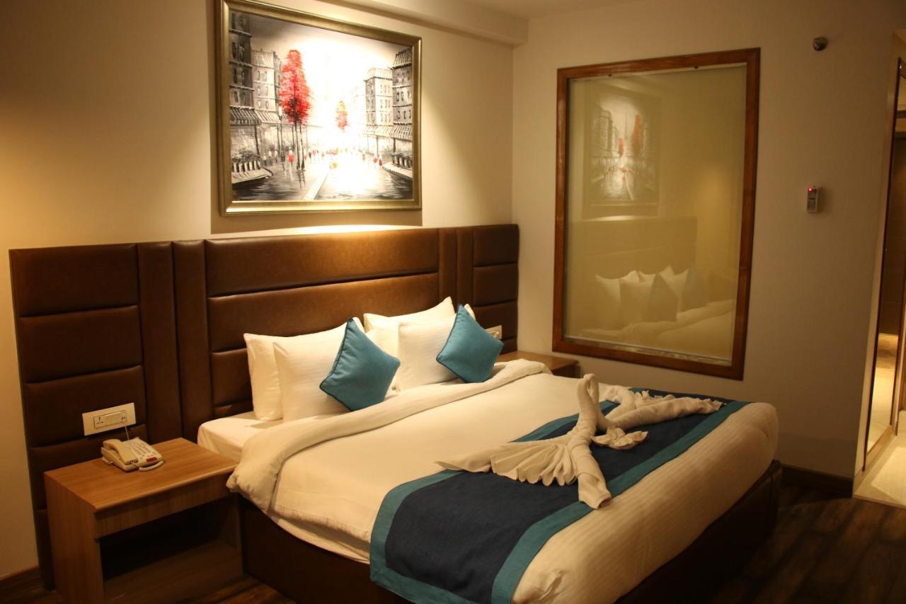 The Grand Arc Hotel & Convention Centre Shahjahanpur Buitenkant foto