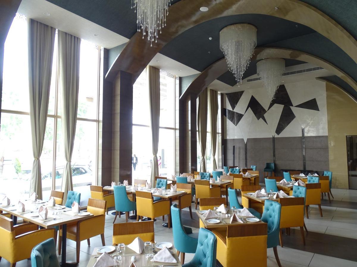 The Grand Arc Hotel & Convention Centre Shahjahanpur Buitenkant foto