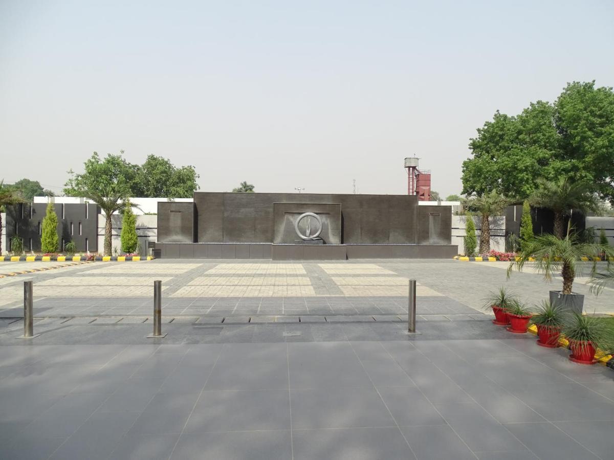 The Grand Arc Hotel & Convention Centre Shahjahanpur Buitenkant foto