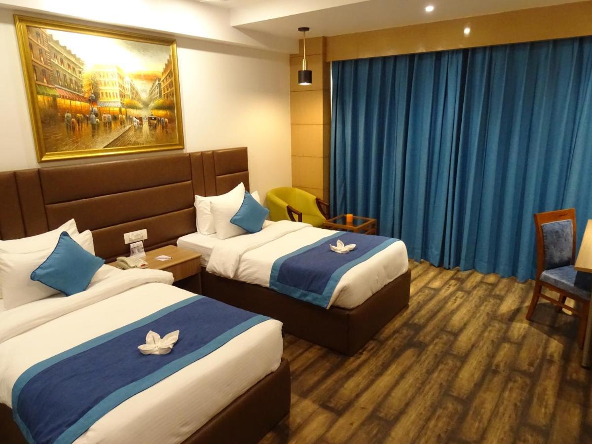 The Grand Arc Hotel & Convention Centre Shahjahanpur Buitenkant foto