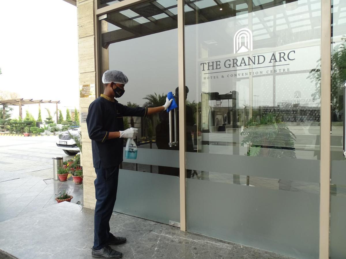 The Grand Arc Hotel & Convention Centre Shahjahanpur Buitenkant foto