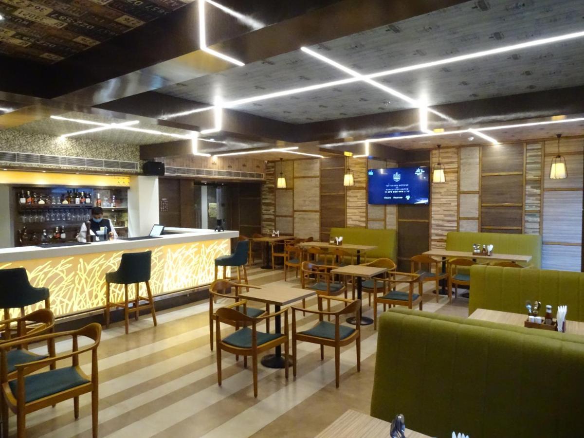 The Grand Arc Hotel & Convention Centre Shahjahanpur Buitenkant foto