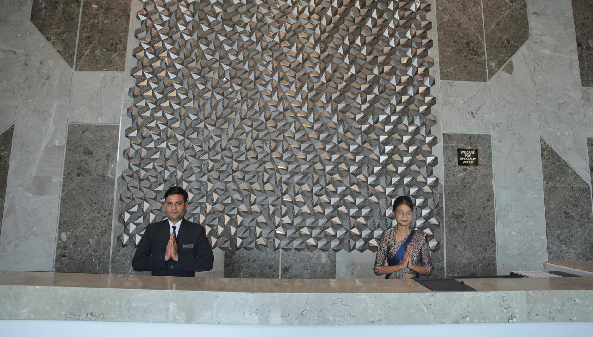 The Grand Arc Hotel & Convention Centre Shahjahanpur Buitenkant foto